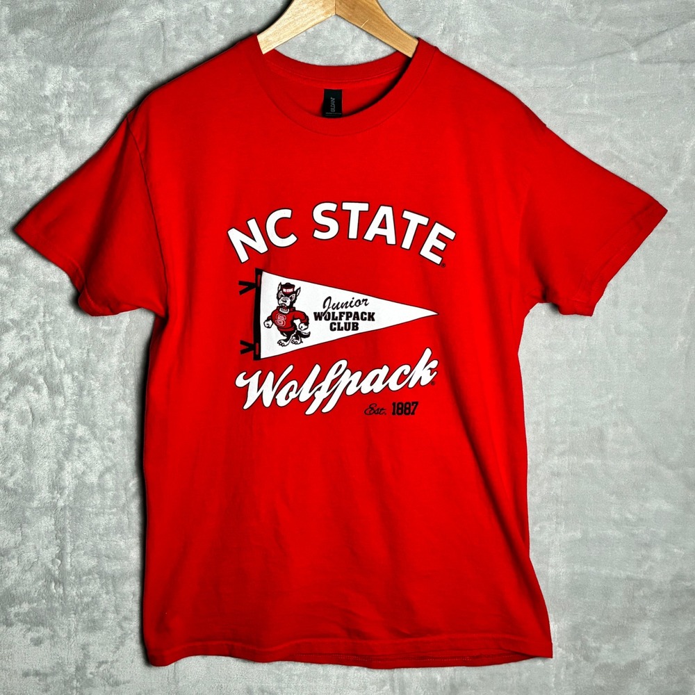Gildan NC State Wolfpack Junior Club Red Graphic T-Shirt Mens M. -0224